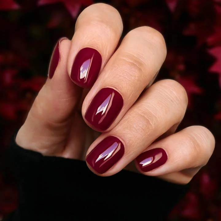 Elegante rote Maniküre